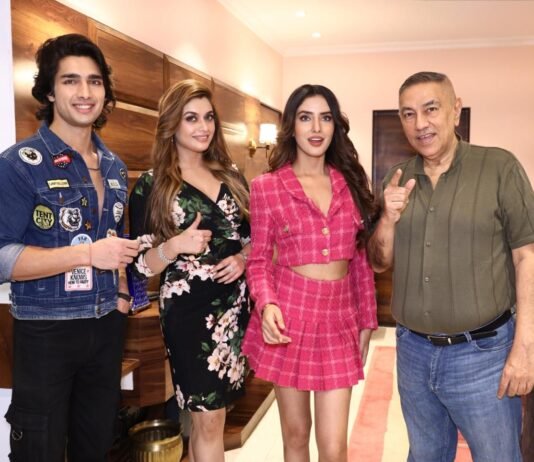 लेखक निर्देशक सुनील दर्शन ने “अंदाज 2” का फर्स्ट लुक किया रिलीज