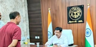 जिलाधिकारी ने जनसुनवाई के दौरान सुनी जनसमस्याएं