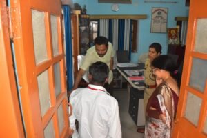 सुलतानपुर में उप निरीक्षक भर्ती परीक्षा केंद्रो पर कड़ा पहरा, डीएम कुमार हर्ष व एसपी चारु निगम ने केंद्रों का किया निरीक्षण 3 IMG 20260315 WA0017