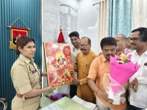 एसपी चारु निगम का व्यापार मंडल ने किया सम्मान,सुल्तानपुर में चोरी का त्वरित खुलासा 3 IMG 20260319 WA0173