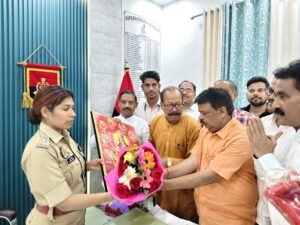 एसपी चारु निगम का व्यापार मंडल ने किया सम्मान,सुल्तानपुर में चोरी का त्वरित खुलासा 4 IMG 20260319 WA0175