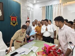 एसपी चारु निगम का व्यापार मंडल ने किया सम्मान,सुल्तानपुर में चोरी का त्वरित खुलासा 1 IMG 20260319 WA0190