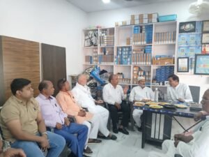 पूर्व शिक्षामंत्री डॉ. मसूद अहमद ने सुल्तानपुर में पुराने साथियों से की स्नेहिल मुलाकात, यादों में खोकर जताया आभार 3 IMG 20260404 WA0004