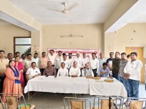 उत्तर प्रदेश व्यापार प्रतिनिधि मंडल की बैठक में संगठन विस्तार और सदस्यता अभियान पर मंथन, बाजारों को सक्रिय बनाने पर जोर 4 IMG 20260607 WA0069