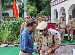 सुल्तानपुर में पूर्व में एसपी ऑफिस में तैनात रहे इंस्पेक्टर लिपिक जलाल अहमद को 80वें स्वतंत्रता दिवस पर राष्ट्रपति पदक से किया गया सम्मानित 4 IMG 20260815 WA0069