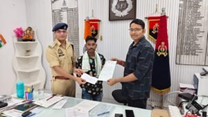 बेसहारा मानसिक रूप से अस्वस्थ व्यक्ति की मदद करने वाले पुलिसकर्मियों और नागरिकों को एसपी विनीत जायसवाल ने किया सम्मानित 1 IMG 20260904 WA0072