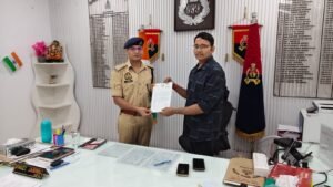 बेसहारा मानसिक रूप से अस्वस्थ व्यक्ति की मदद करने वाले पुलिसकर्मियों और नागरिकों को एसपी विनीत जायसवाल ने किया सम्मानित 4 IMG 20260904 WA0073